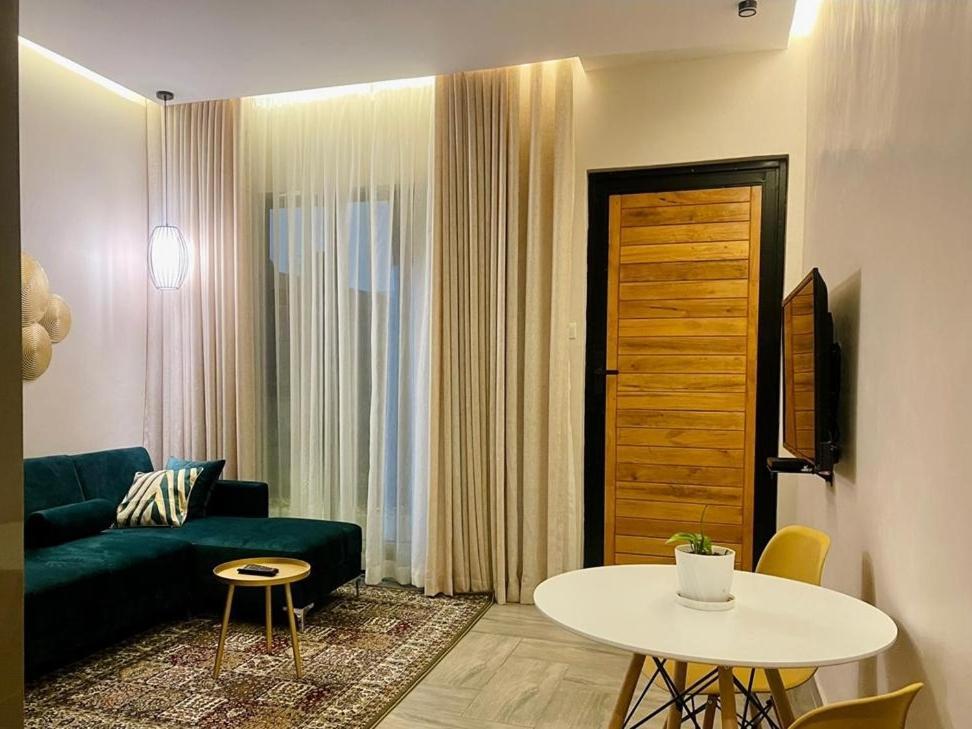 Instahomes By Tru - Garden Suites Блантайър Екстериор снимка